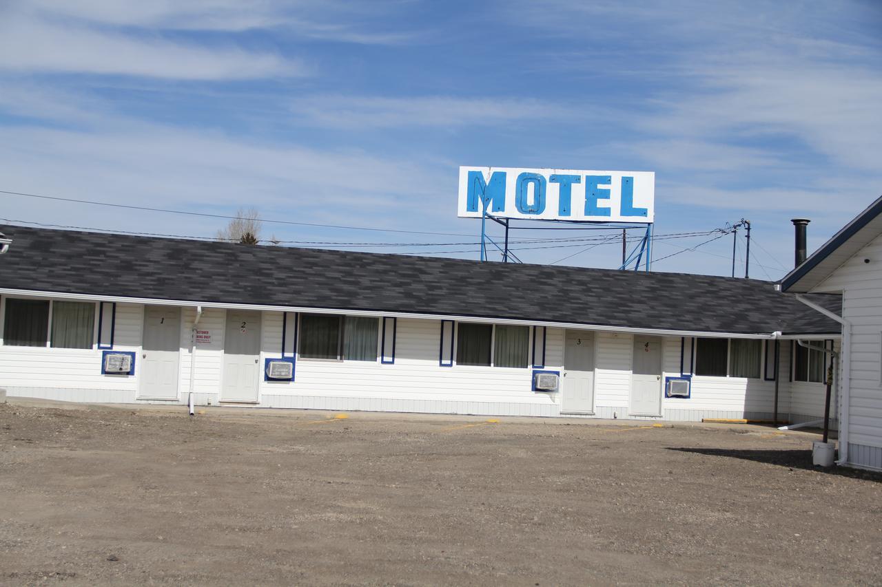Bluebird Motel Innisfail Екстериор снимка