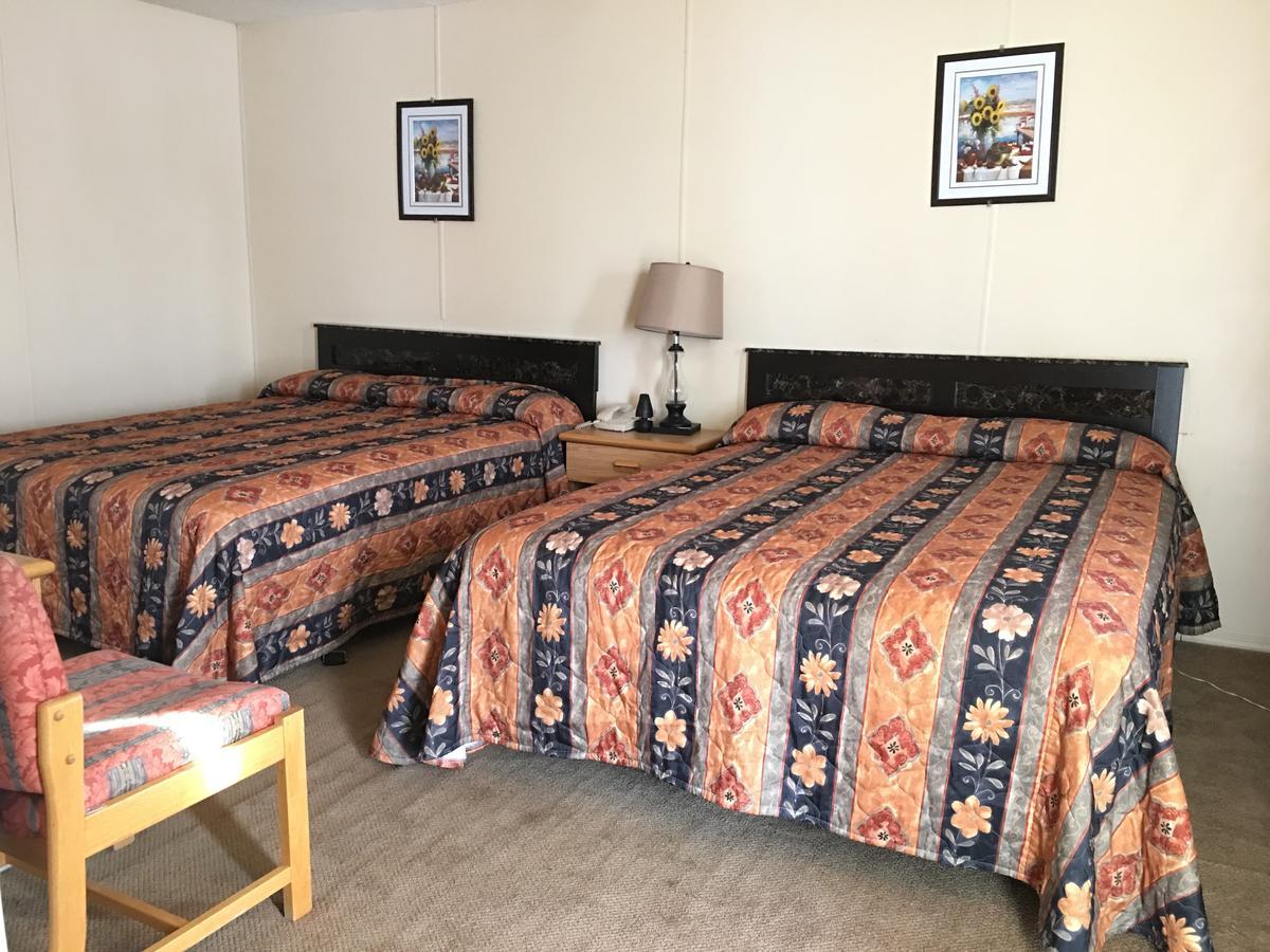 Bluebird Motel Innisfail Екстериор снимка