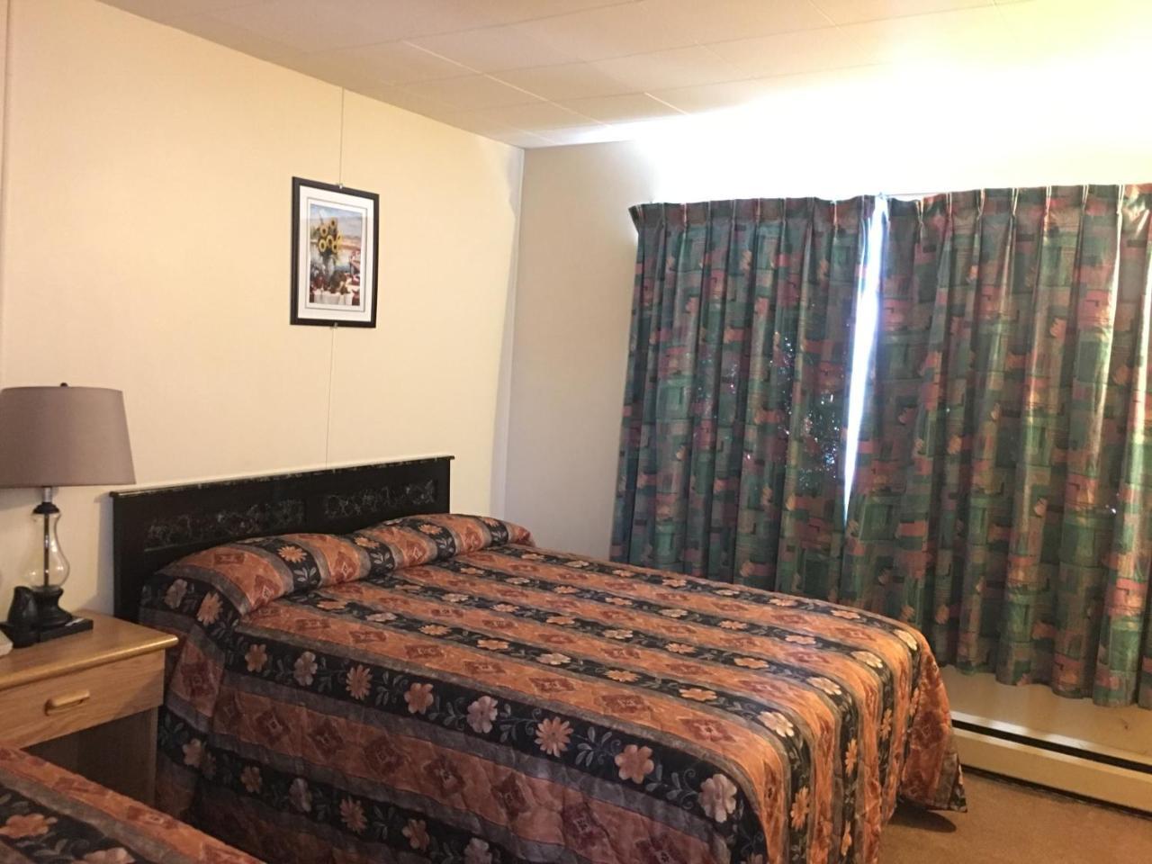 Bluebird Motel Innisfail Екстериор снимка