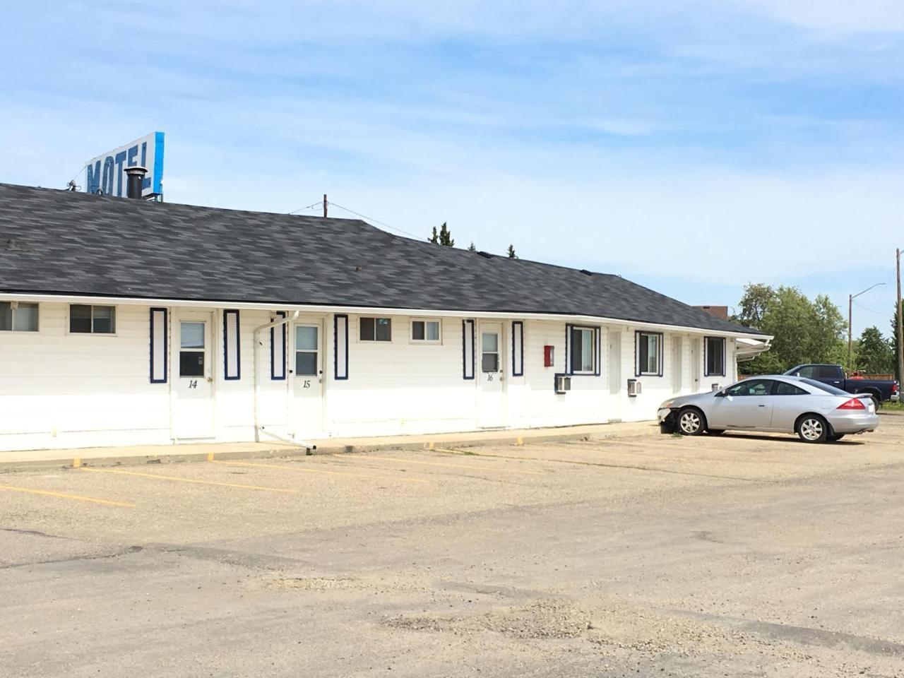 Bluebird Motel Innisfail Екстериор снимка