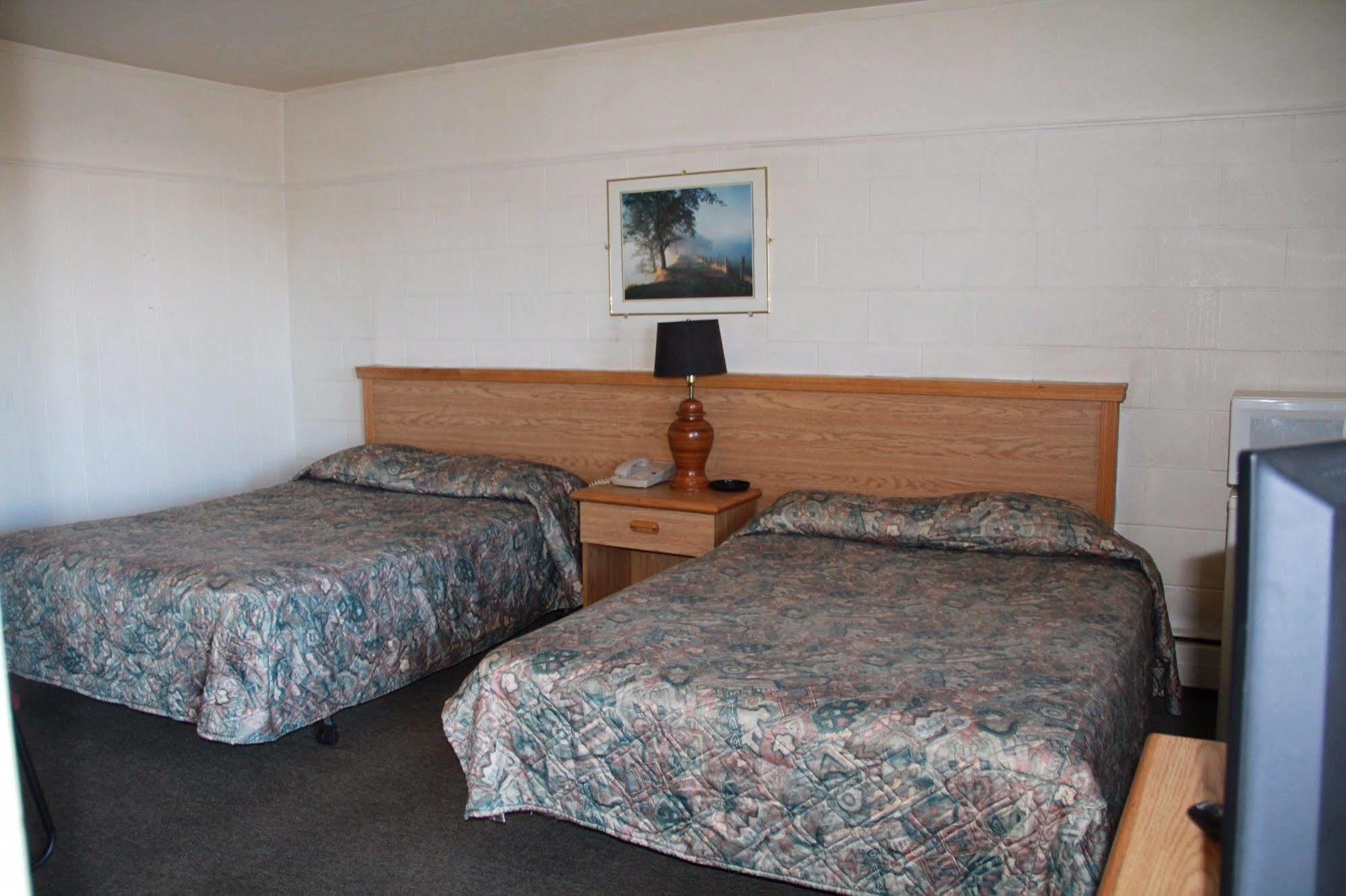 Bluebird Motel Innisfail Екстериор снимка