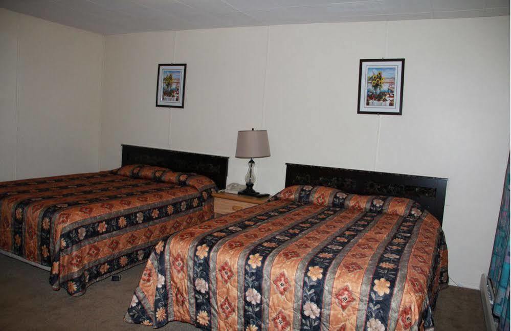 Bluebird Motel Innisfail Екстериор снимка