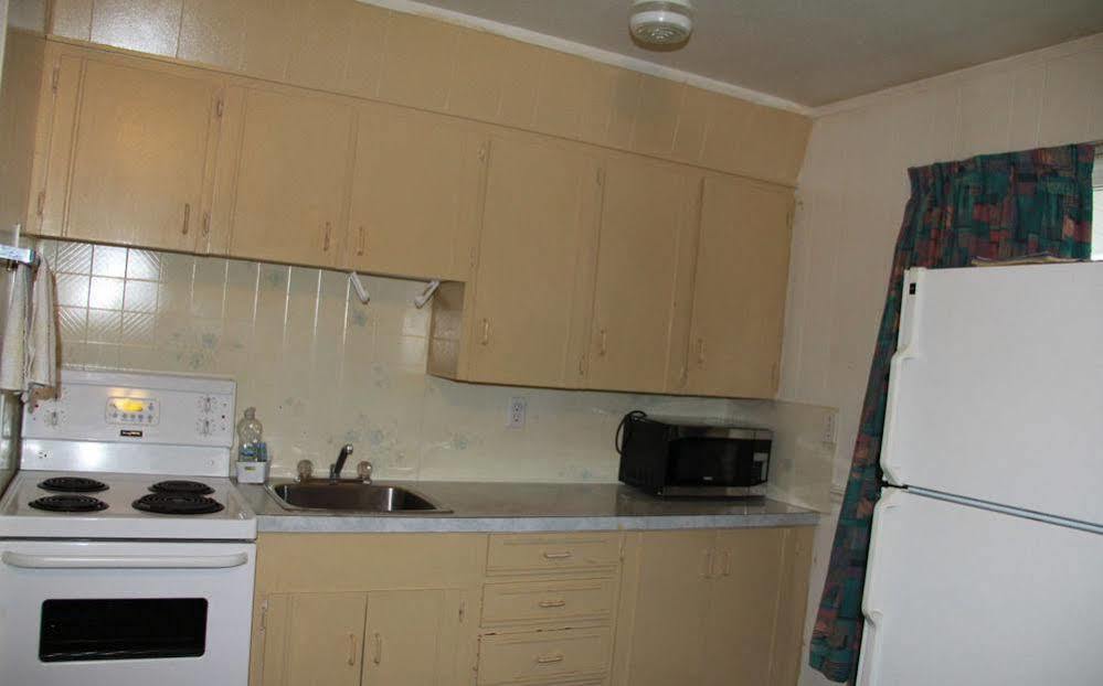 Bluebird Motel Innisfail Екстериор снимка